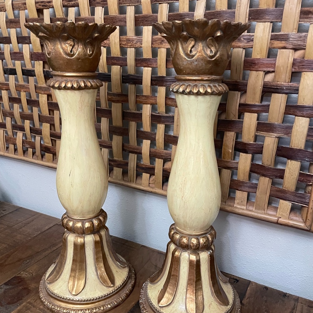 2 Candle stick holders
